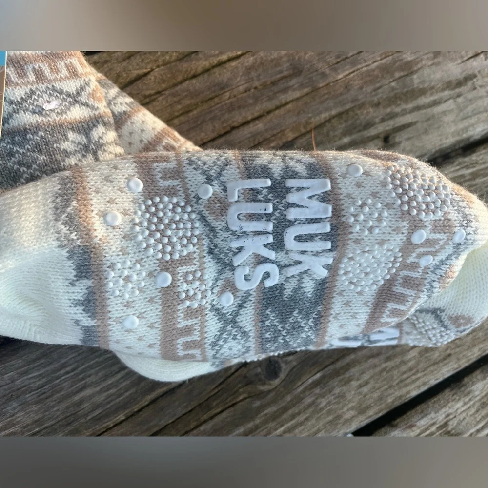 Muk Luks Women's Cabin Socks Slipper Socks Non-Slip Warm Fleece Slippers - Picture 6 of 6